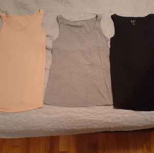 Isabel Maternity Tank top lot